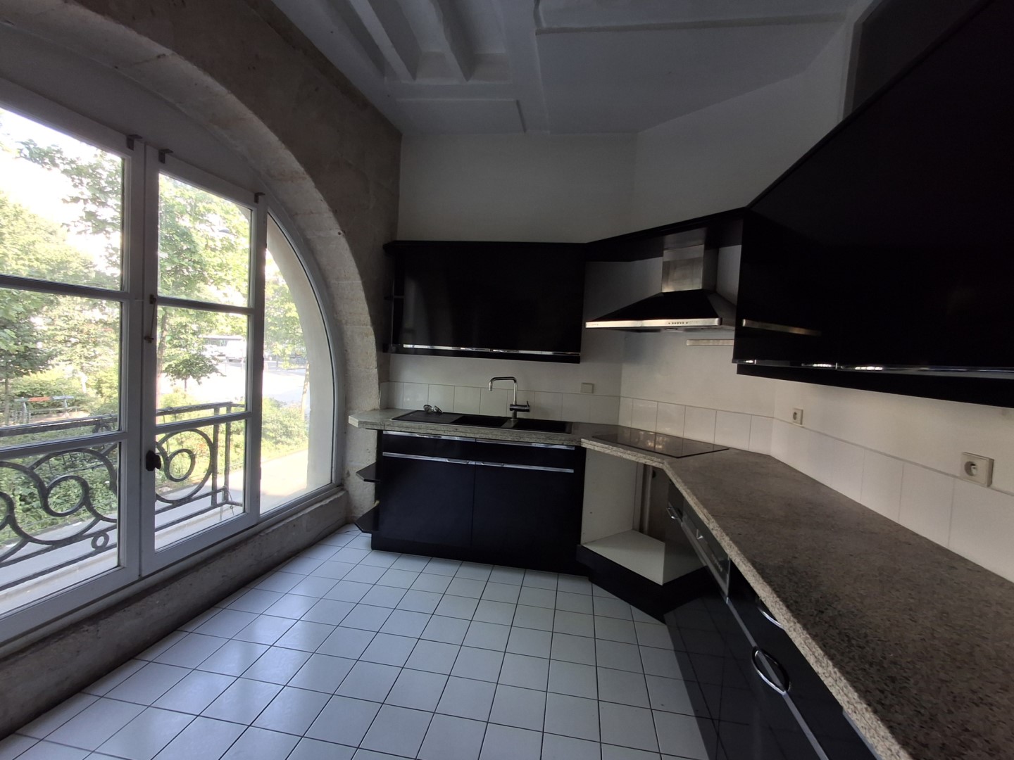 Apartment for rent of 101 sqm in PARIS 11