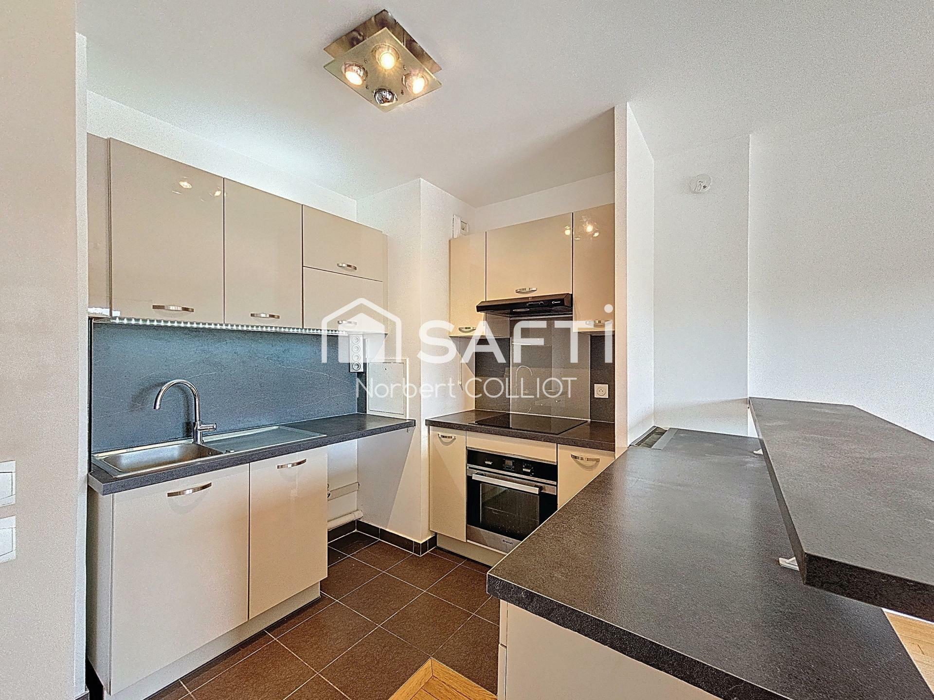 Recent 3-room apartment compliant with BBC standards featuring a balcony.