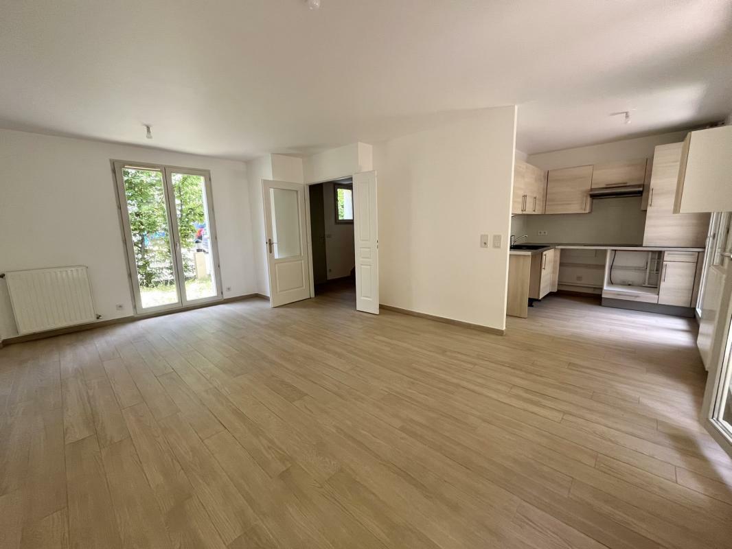 Four-bedroom townhouse in [location]