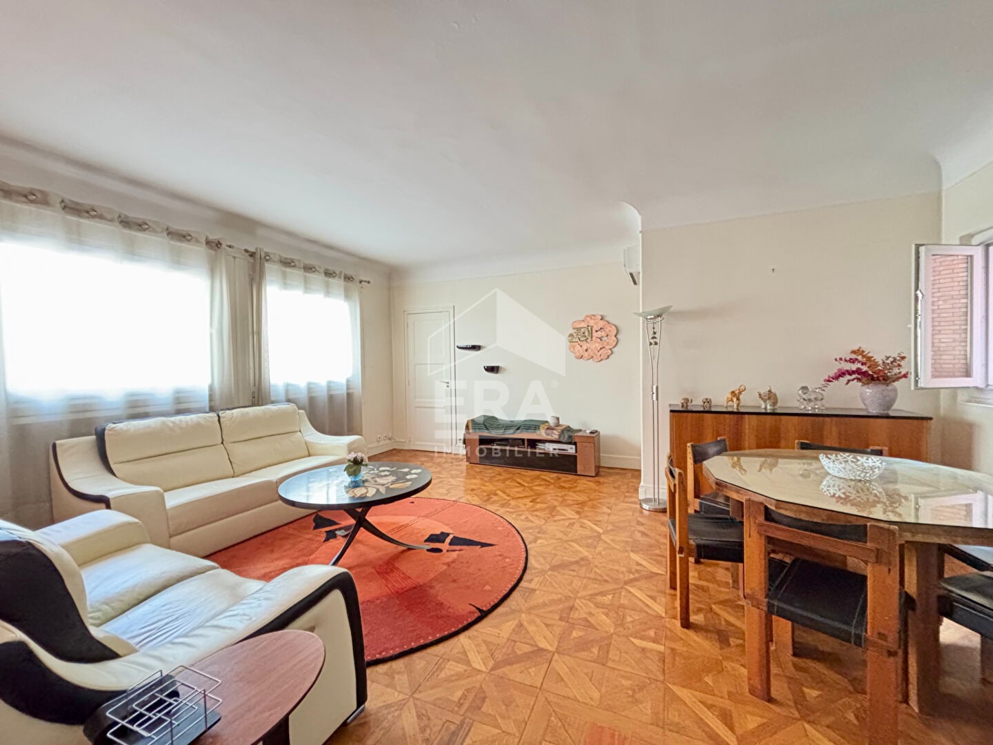 For sale: 71 sqm apartment in Levallois-Perret.