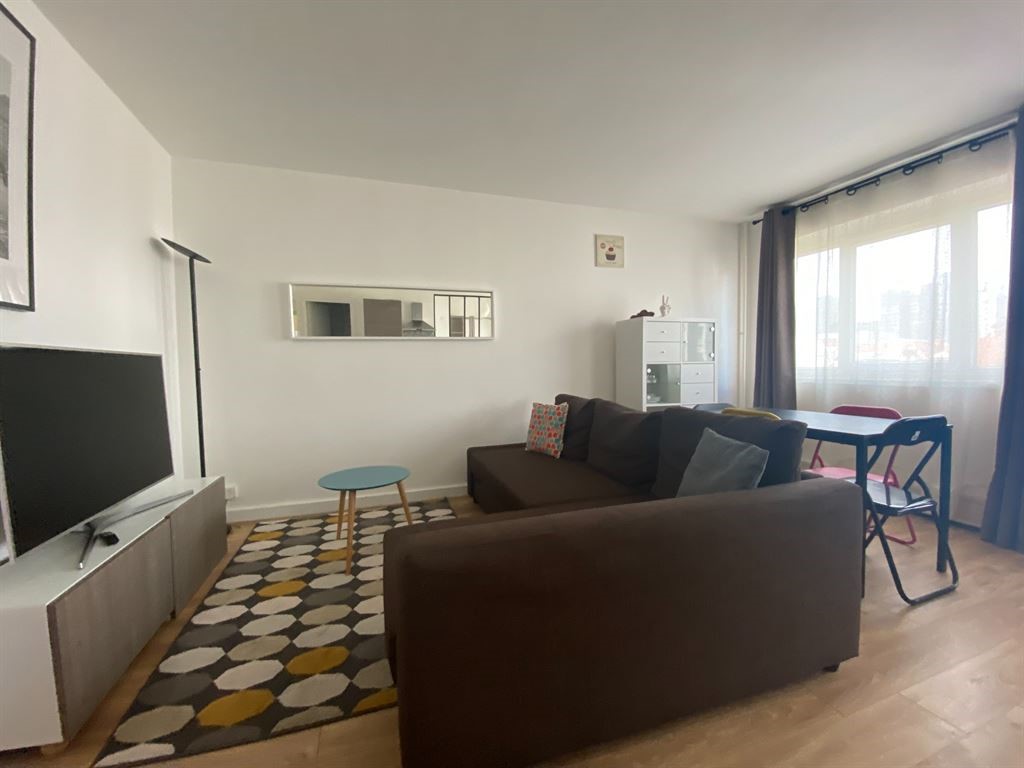 Apartment for rent of 33 sqm in Puteaux