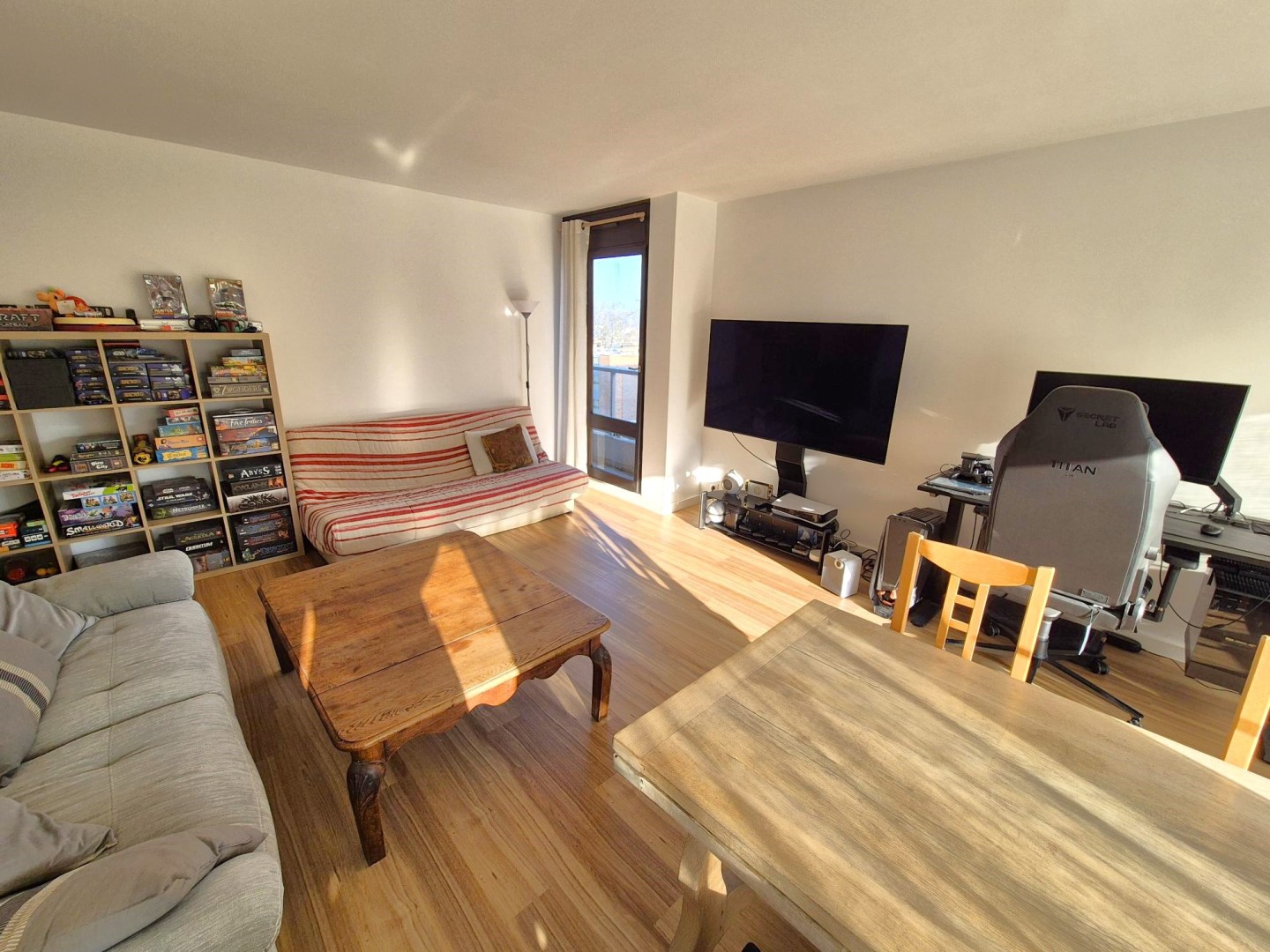For sale: 73 sqm apartment in Jouy-en-Josas.