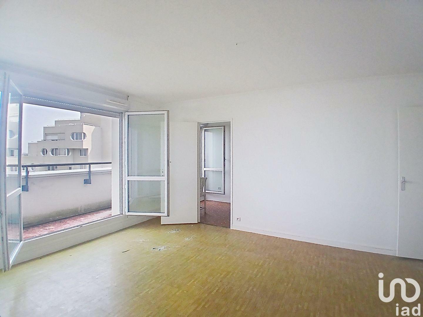 For Sale: 3-Room Apartment in [Location]