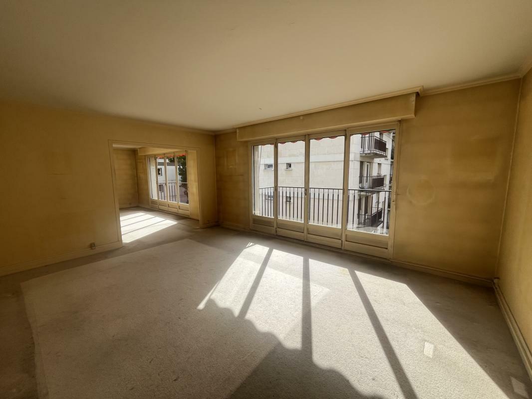 Saint Cloud 5-room property to renovate, lot 578