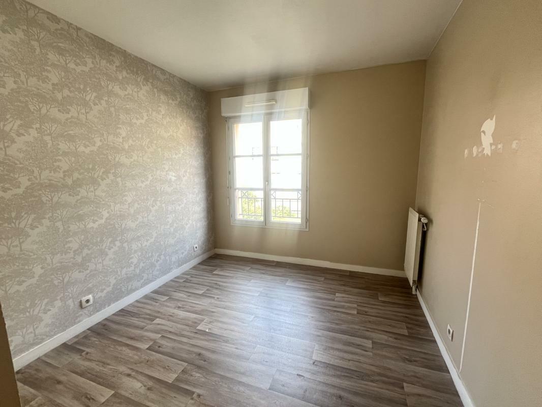 Plessis Robinson 4-room apartment lot 623