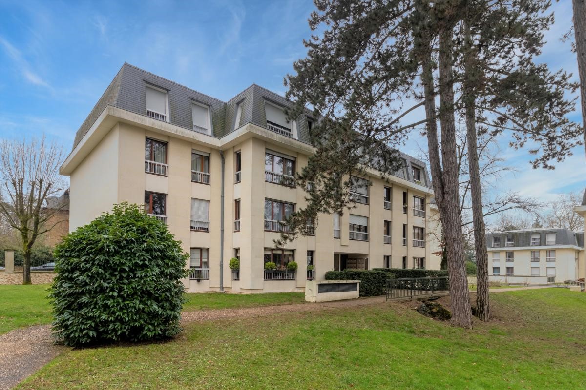 Bright 3-Room Apartment 66sqm in Quiet Versailles