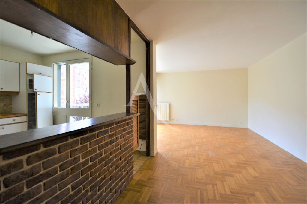Apartment 44 sqm with balcony in Le Kremlin-Bicetre 94270