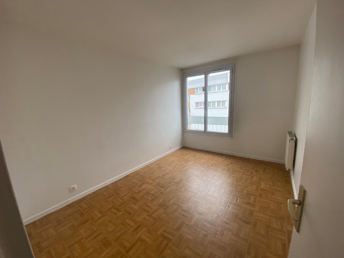 74 sqm apartment for rent in PARIS 19