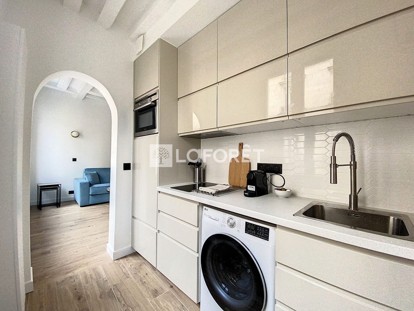 Sale of a 20 sqm apartment in PARIS 1