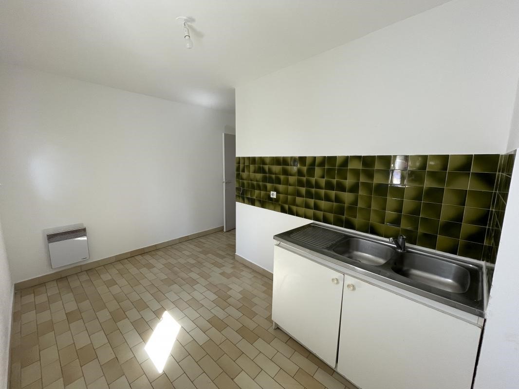 For sale: 62sqm apartment in Rueil Malmaison.
