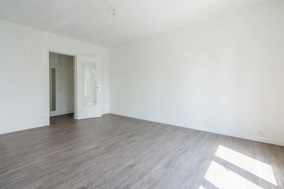 For sale: 68 sqm apartment in Bry-sur-Marne.