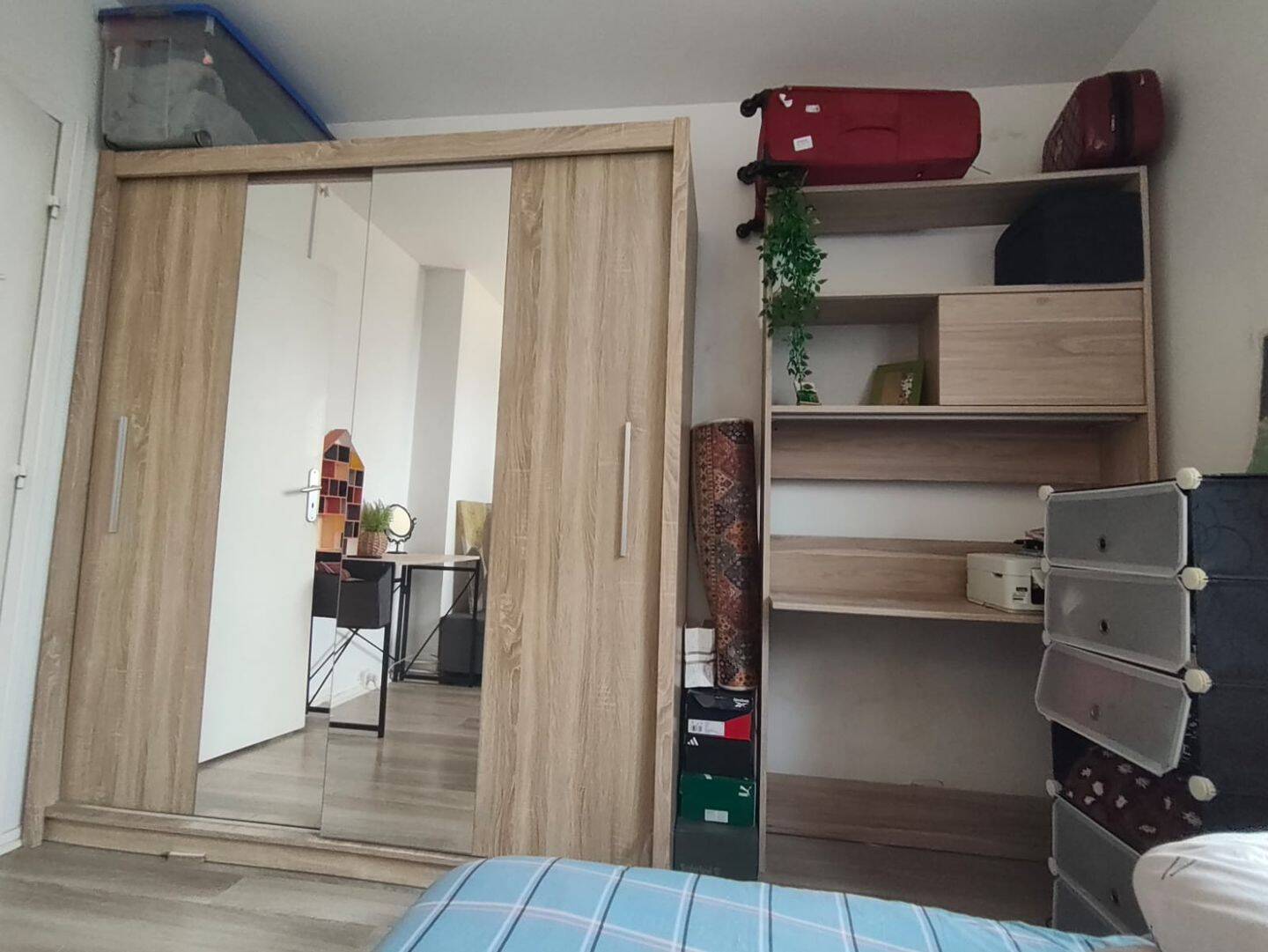غرفة كبيرة 12م² (سكن مشترك) 500€ شامل الضرائب