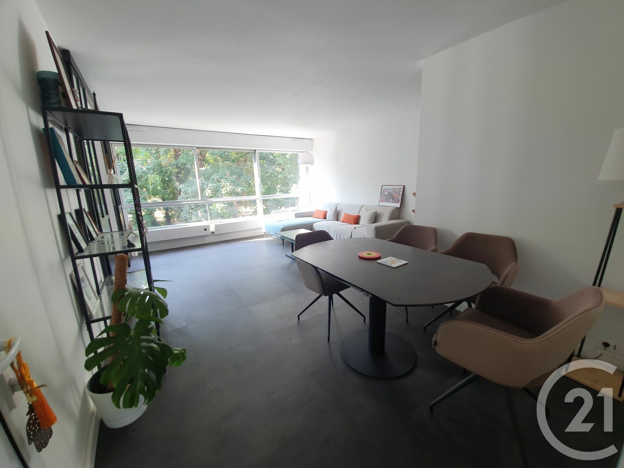 Location appartement de 92m2 à PARIS 15