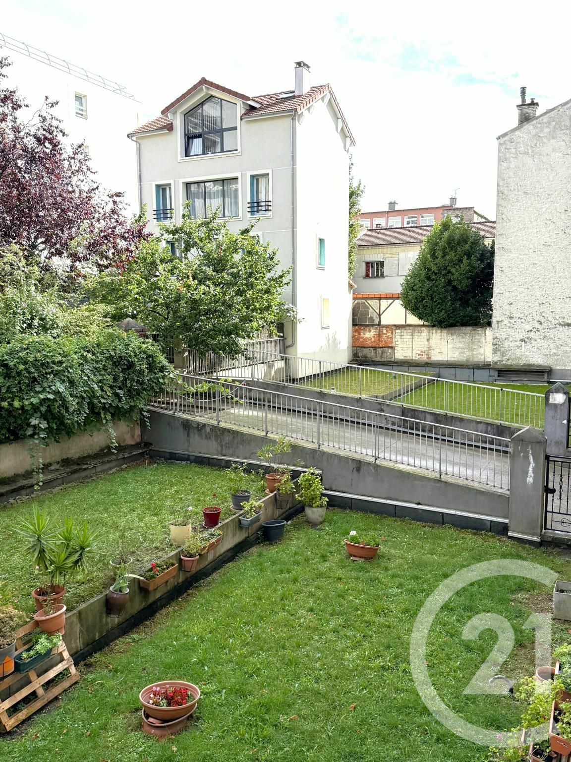 Sale apartment of 73sqm in PARIS 20