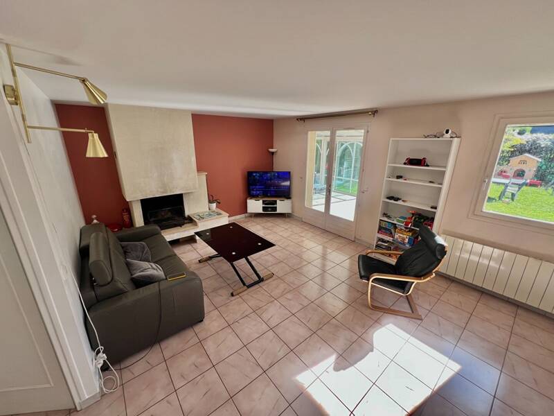 130 sqm house for rent in Carrieres-sur-Seine