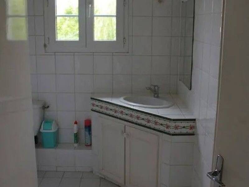 12sqm apartment for rent in BOURG LA REINE