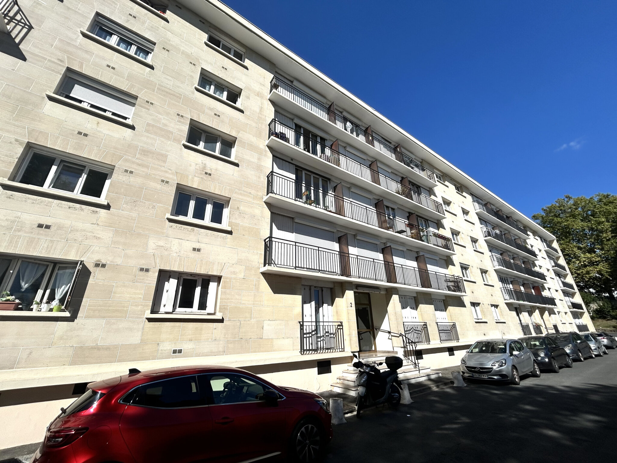 APPARTAMENTO 4 LOCALI - 81 mq + 1 BOX