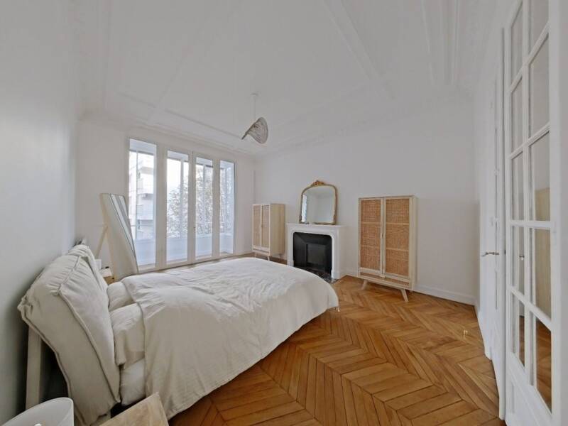 147sqm apartment for rent in PARIS 16.