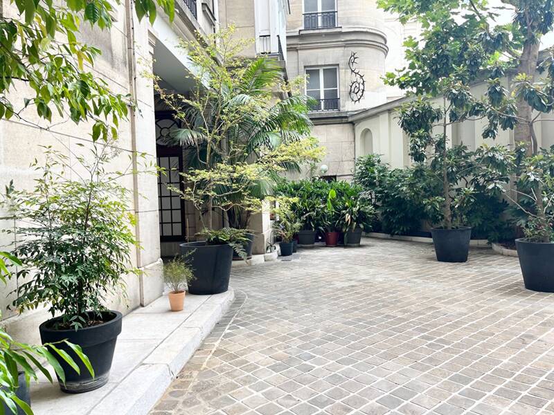 Location appartement de 69m2 à PARIS 7