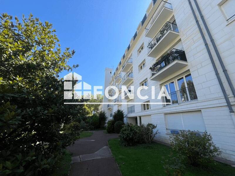 Apartment for rent of 67sqm in VERSAILLES