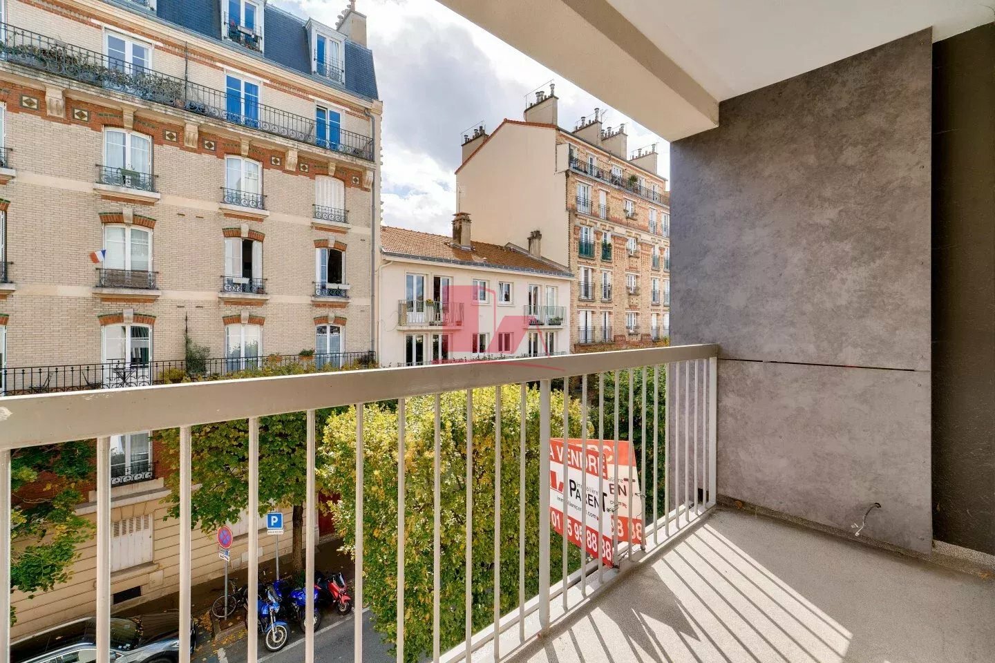 Issy Mairie - 3/4 pièces 69.8 m2 - Balcon, cave