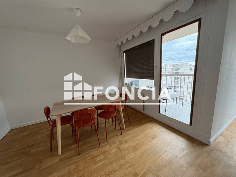 Location appartement de 97m2 à RILLIEUX LA PAPE