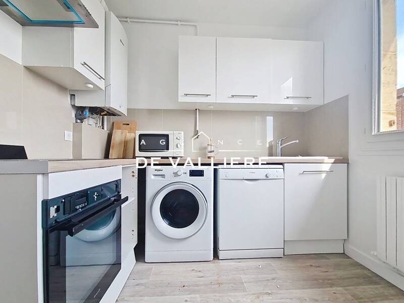 Affitto appartamento di 58 mq a NANTERRE