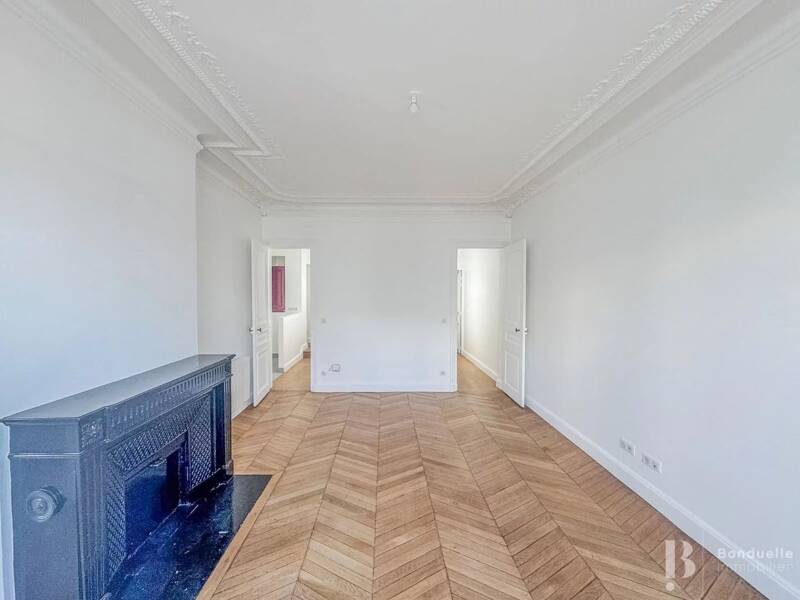 Affitto appartamento di 57 mq a PARIGI 8