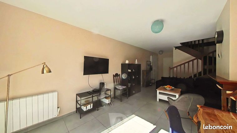 Four-room house in Dammarie-les-Lys (77190)