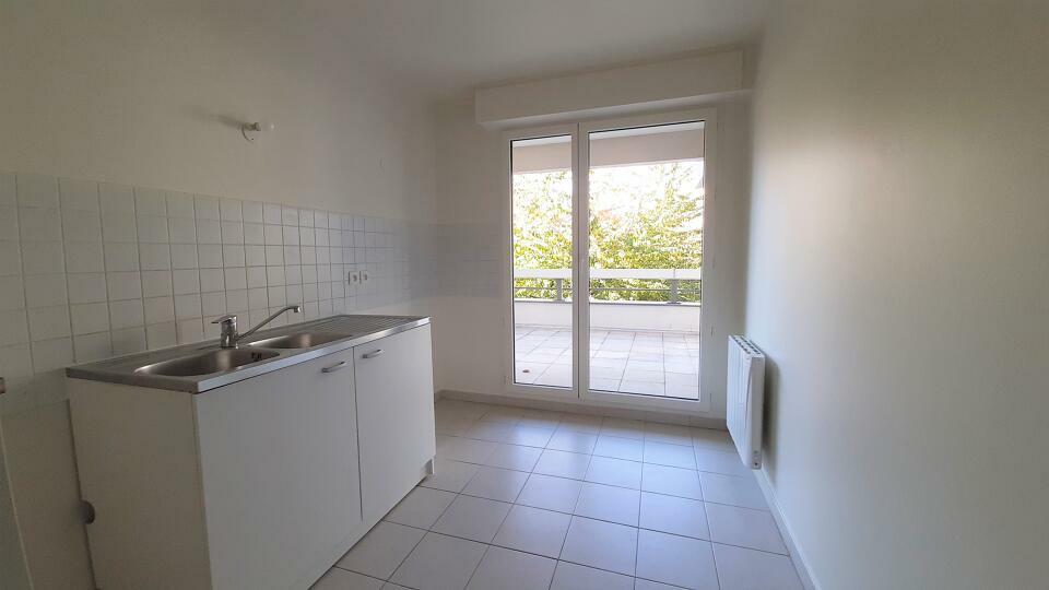 78 sqm apartment for rent in PARIS 15