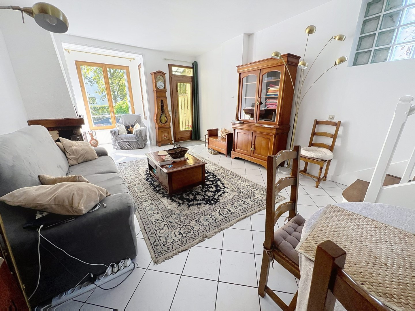 Old house with 4 bedrooms