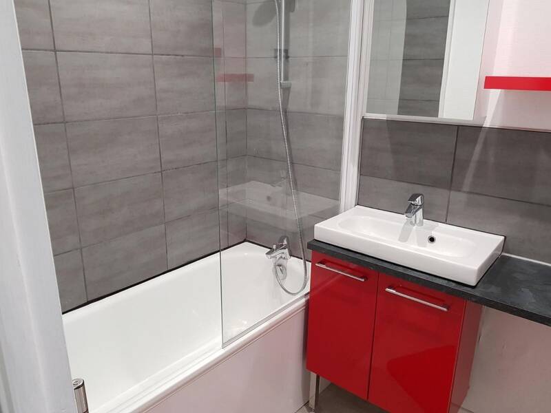 25 sqm apartment for rent in Courbevoie