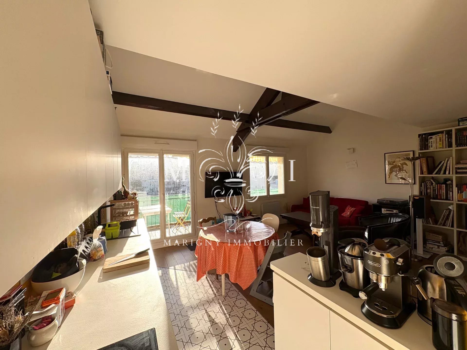DUPLEX DERNIER ÉTAGE - ENTIÈREMENT RÉNOVÉ - DPE D