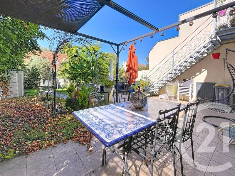 Short-term rental apartment of 52sqm in NANTERRE
