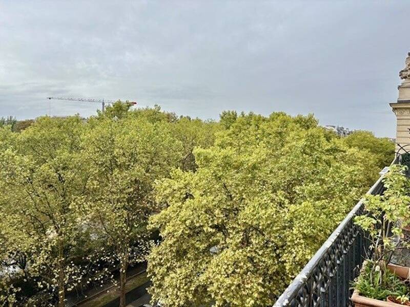 Affitto appartamento di 215 mq a PARIGI 17