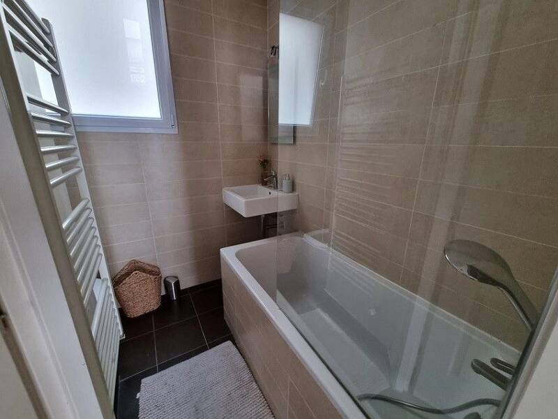 Affitto appartamento di 61 mq a PARIGI 8