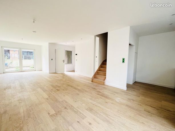 Casa 7 locali 189 mq