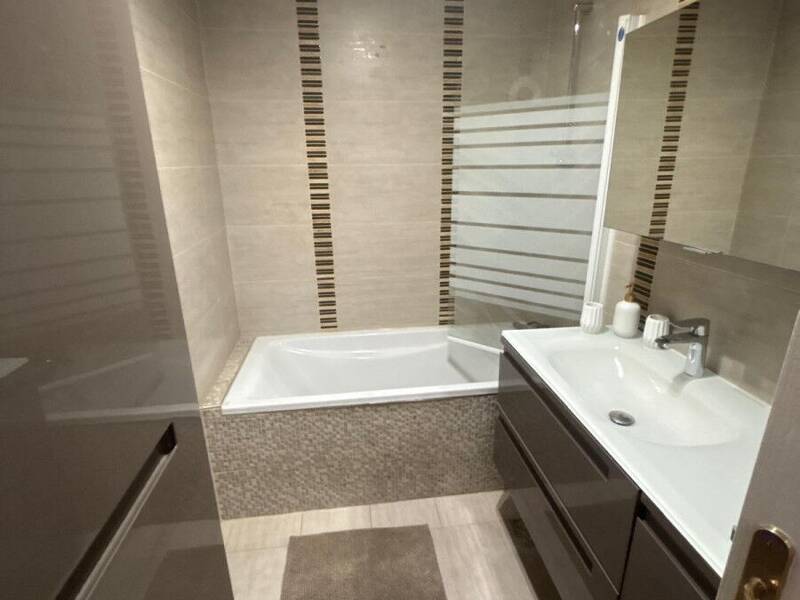 إيجار شقة بمساحة 78م² في أزنيير سور سين