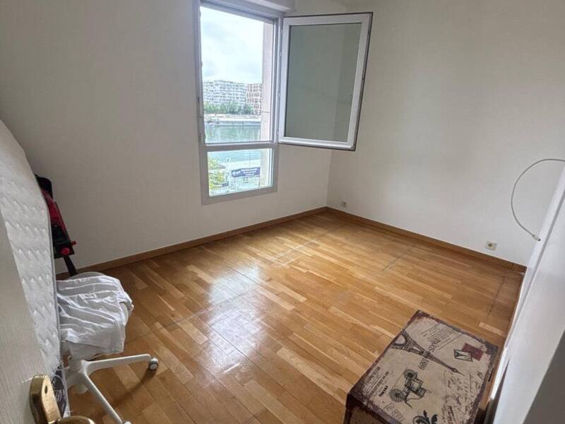 إيجار شقة بمساحة 78م² في أزنيير سور سين