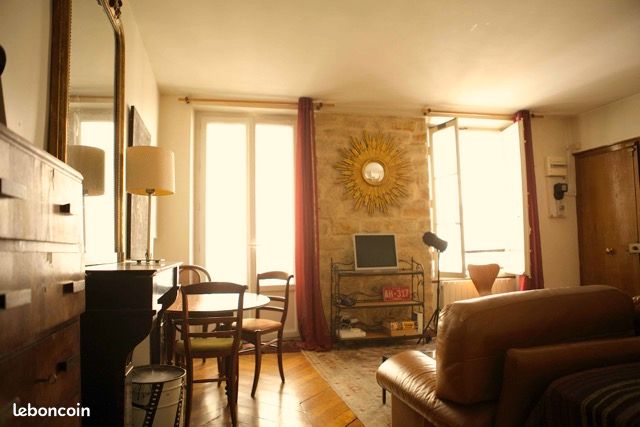 Appartamento arredato al 2° piano nel quartiere trendy dei teatri e ristoranti di Bonne Nouvelle