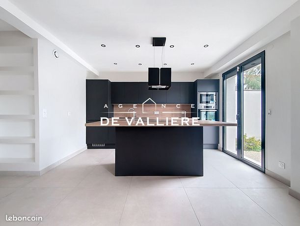 عقار مكون من 5 غرف 133 م²