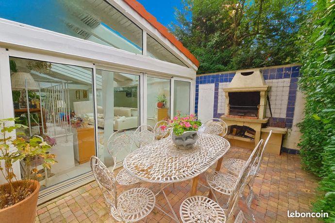 منزل 11 غرفة 350 م²