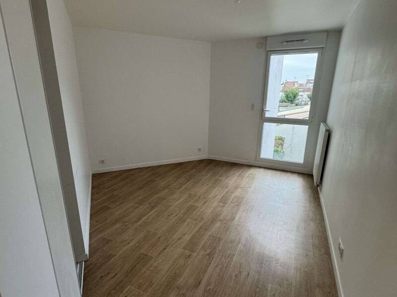 إيجار شقة بمساحة 67م² في كولومب