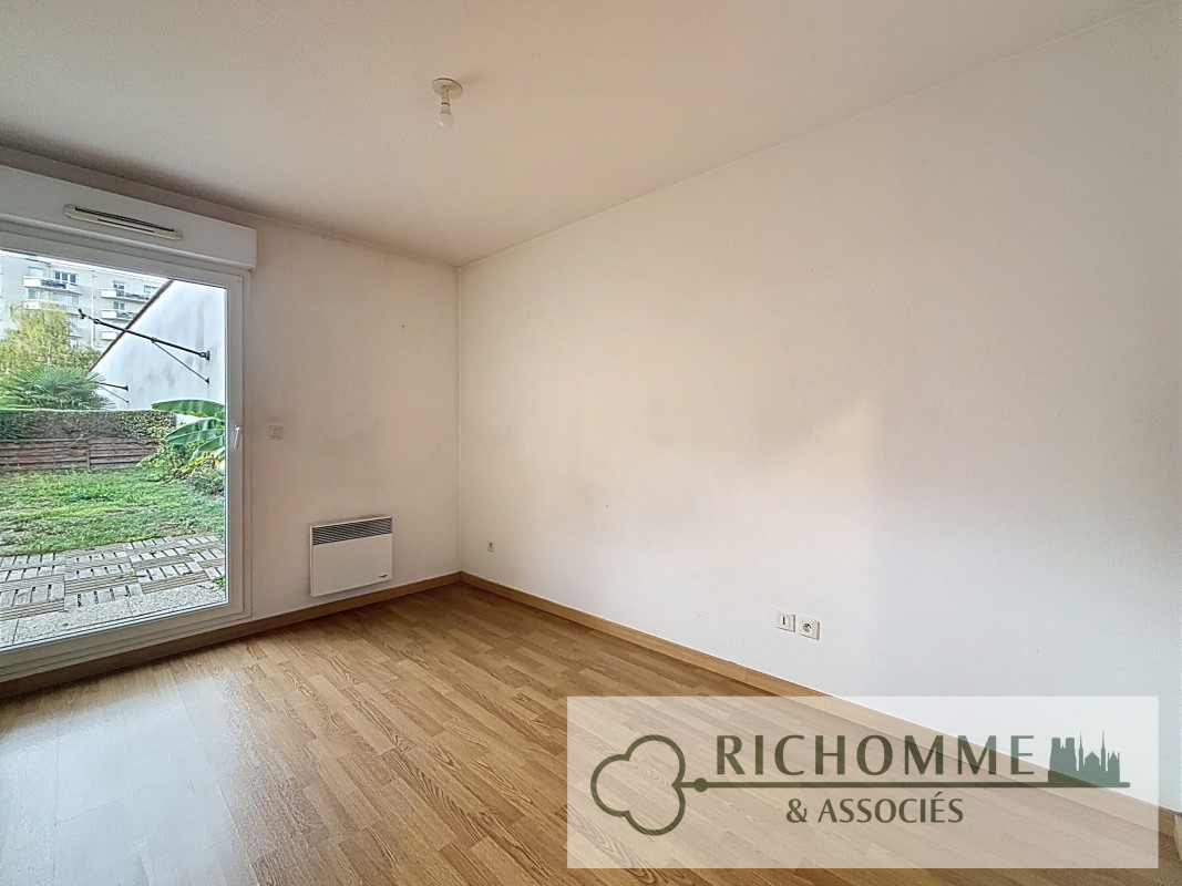 Rental apartment of 74sqm in REIMS
