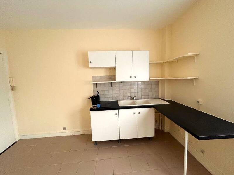 إيجار شقة بمساحة 32م² في كولومب