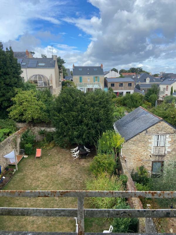 Apartment in Nantes, 2 rooms, 41 sqm with a large garden.