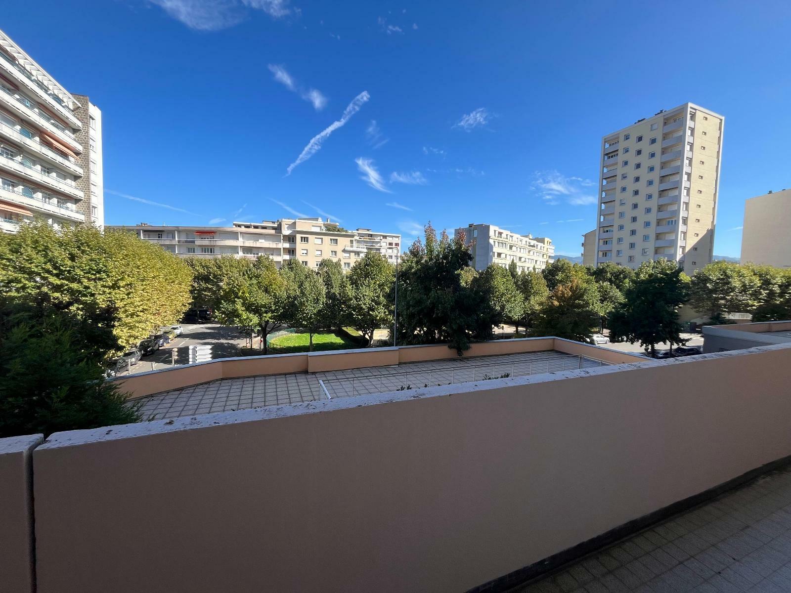 Location appartement de 84m2 à SAINT ETIENNE