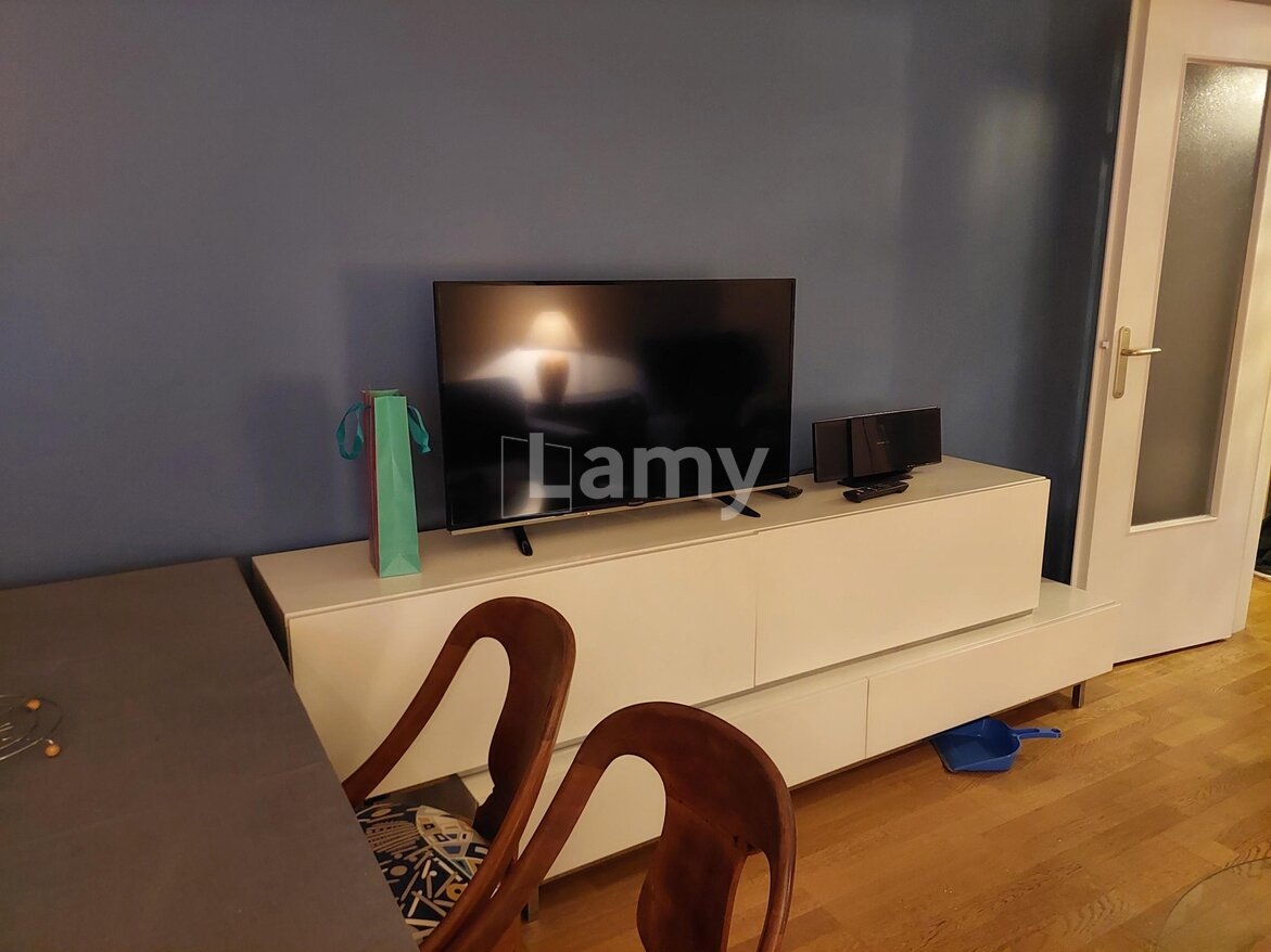 Affitto appartamento di 47 mq a PARIGI 17