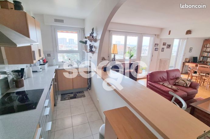 Appartement 4 pièces 77 m² avec balcon Nanterre centre ville
