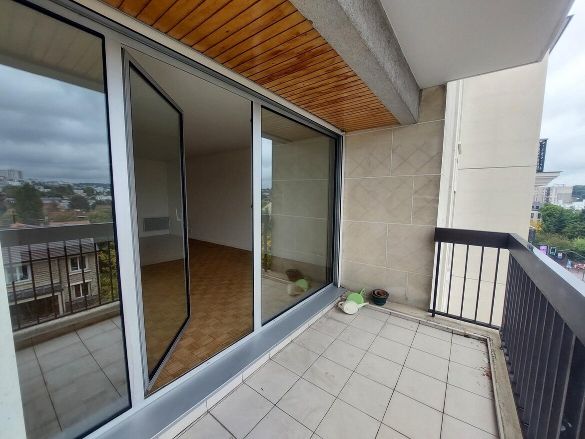 شقة + قبو + جراج